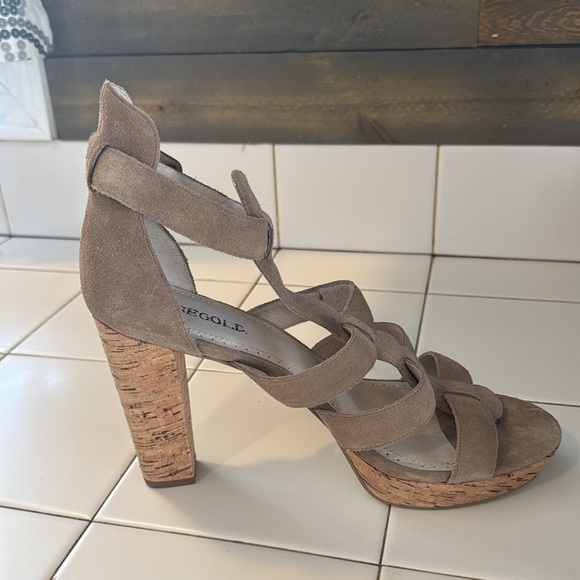 Rosegold Tan Suede Cork Heeled Gladiator Sandals Size 10; Like New! - Picture 7 of 11